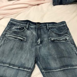Blue skinny jeans not tight but snug 38x32